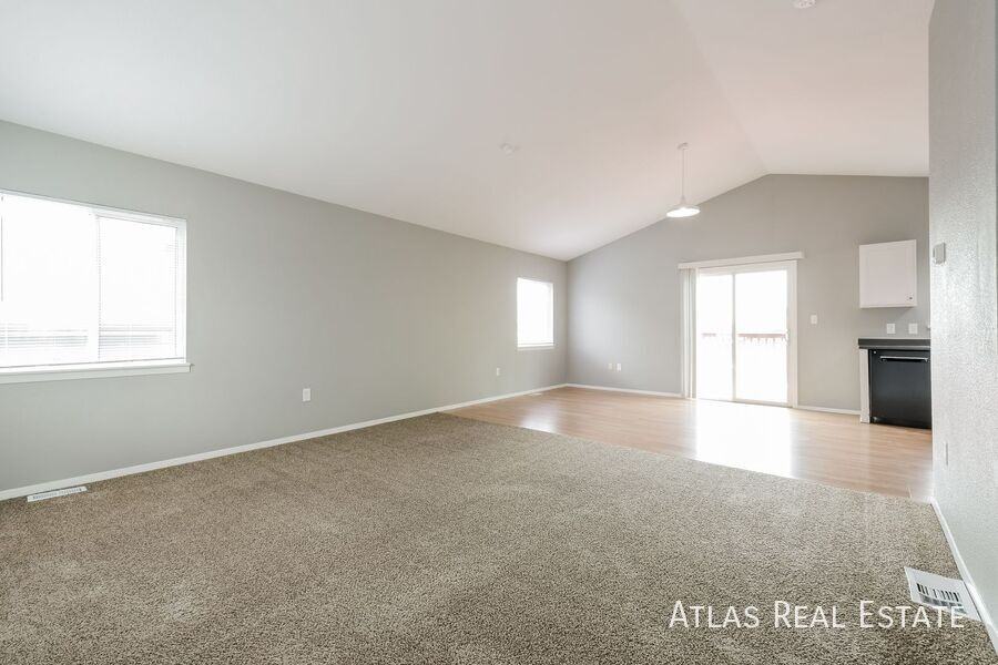 14525 E 47th Dr - Photo 3 of 21