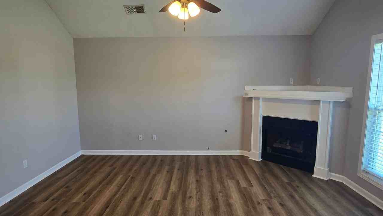 18 Long Meadow Dr - Photo 2 of 28