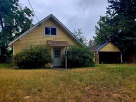 featured image of 3914 E 32nd Ave
