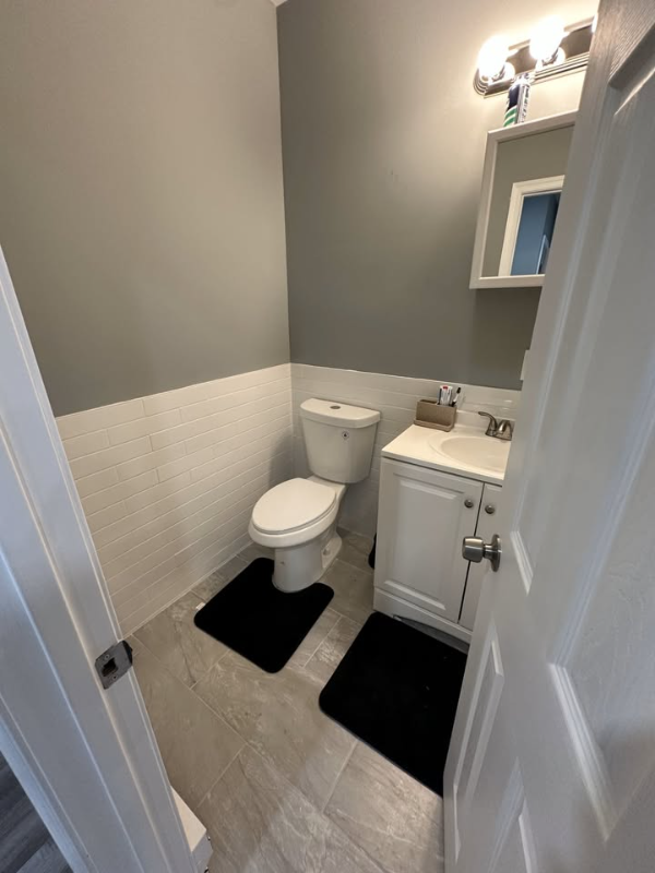 118 Sunbury St #2 - Photo 3 of 5