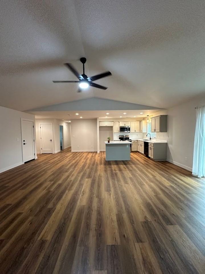 1133 Pineland Dr - Photo 6 of 50