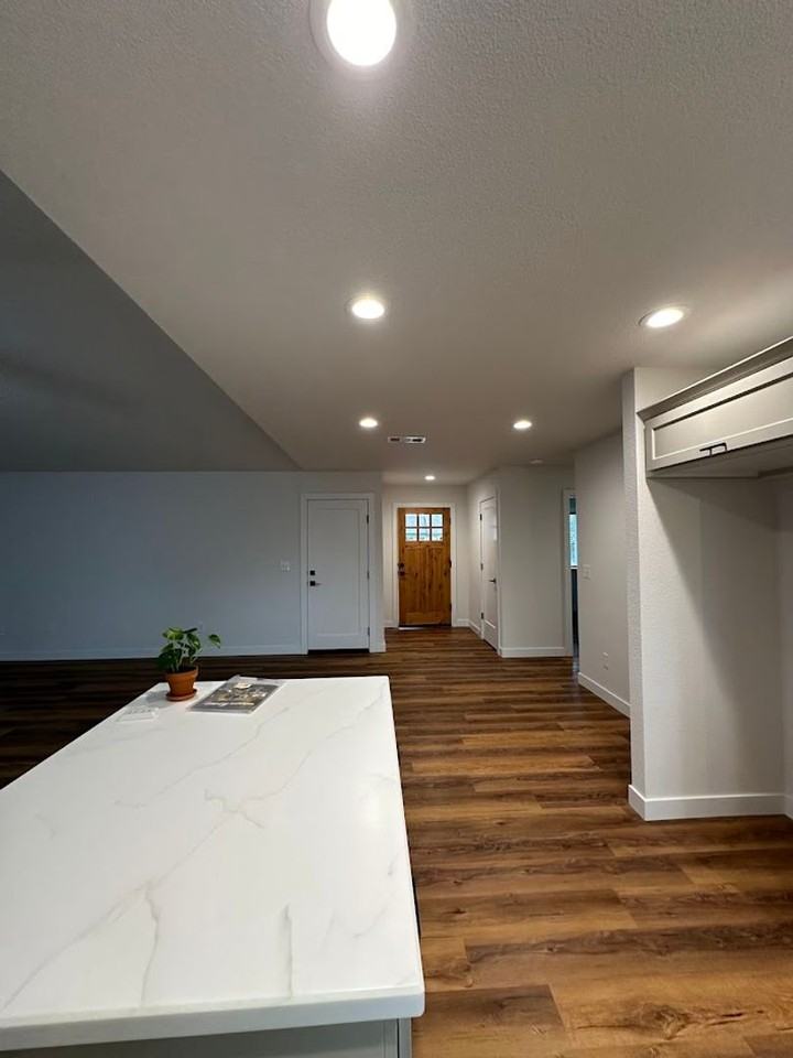 1133 Pineland Dr - Photo 7 of 50