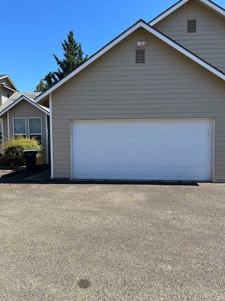 721 721 N Myrtle Rd - 721 N Myrtle #4 - Photo 2 of 33