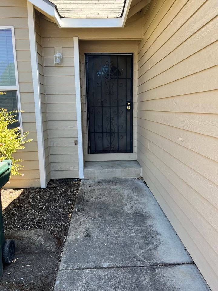 721 721 N Myrtle Rd - 721 N Myrtle #4 - Photo 3 of 33