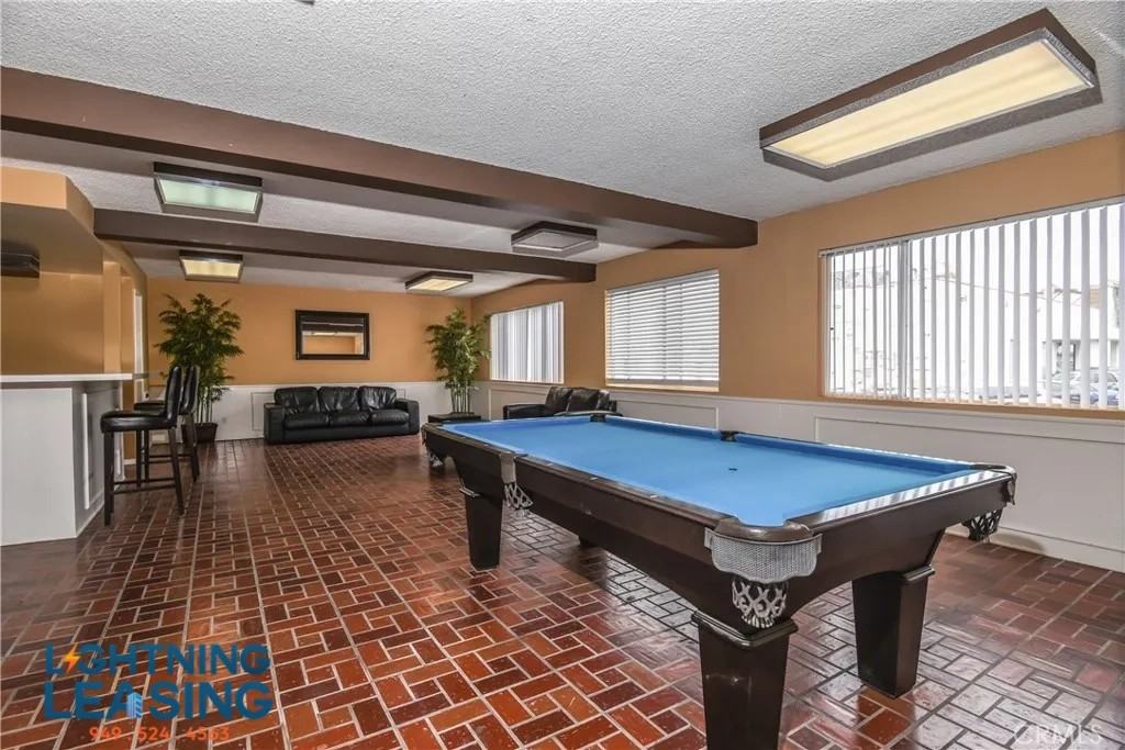 811 1/2 6th St #105D - Photo 3 of 17