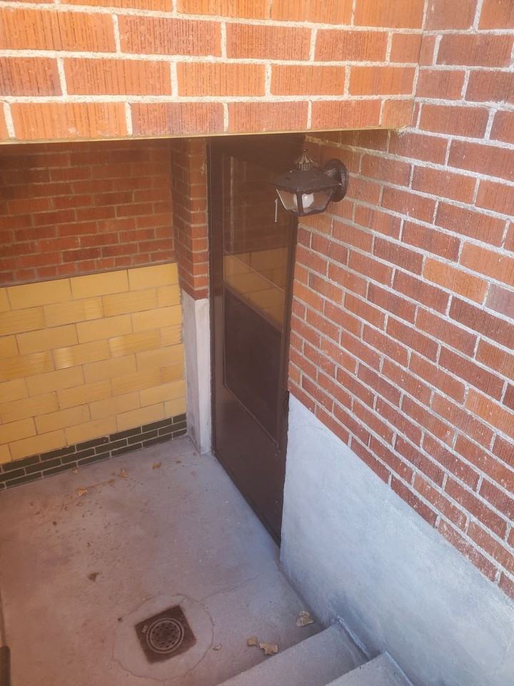 708 W 1st Ave - Photo 2 of 21