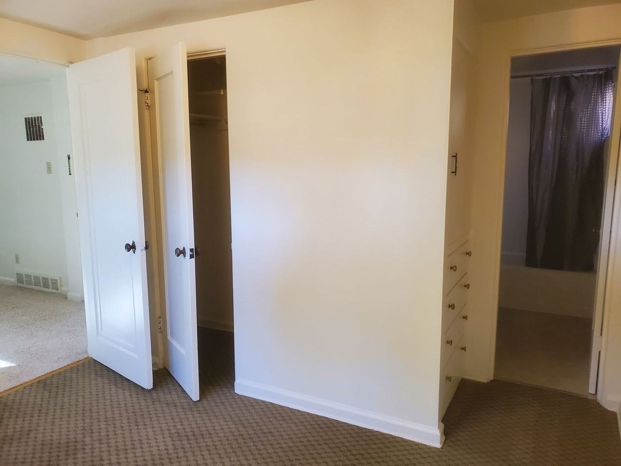 708 W 1st Ave - Photo 4 of 21