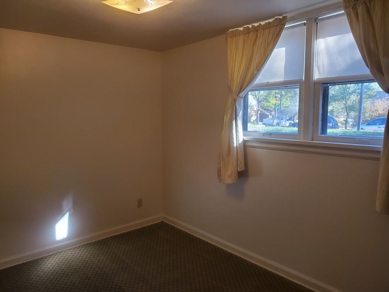 708 W 1st Ave - Photo 5 of 21