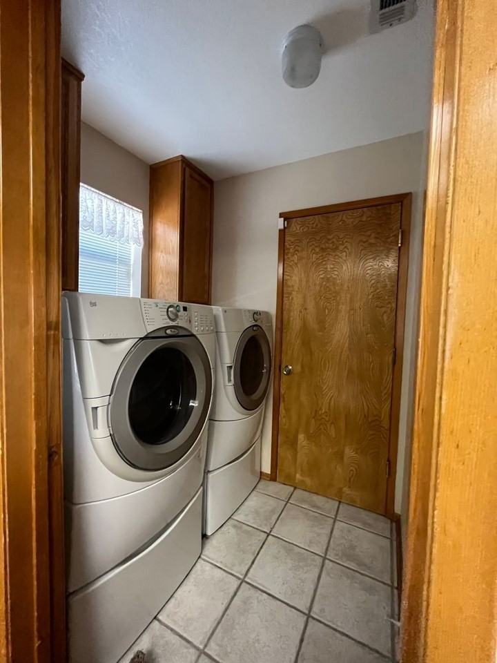 16379 Kamana Rd - Photo 6 of 21