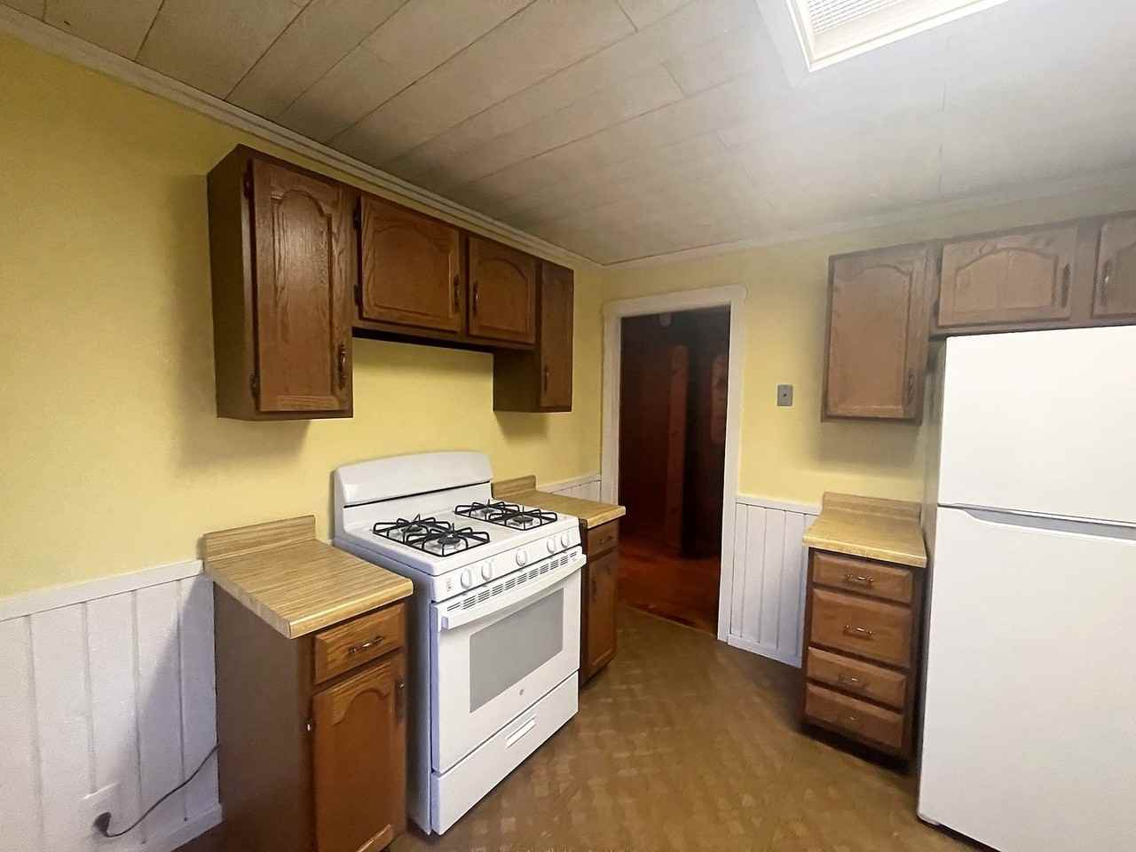 76 Jewell Dr - Photo 3 of 22