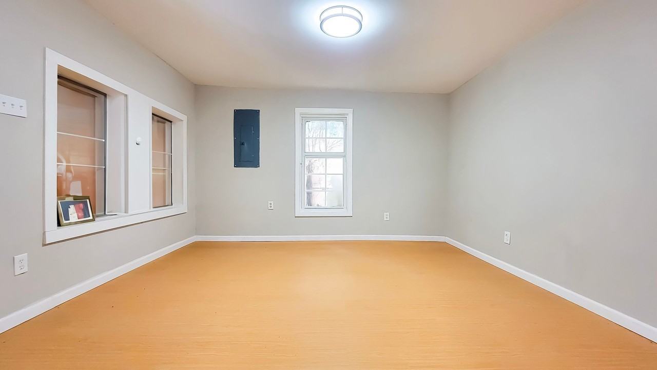 825 13th Ct - Photo 2 of 14