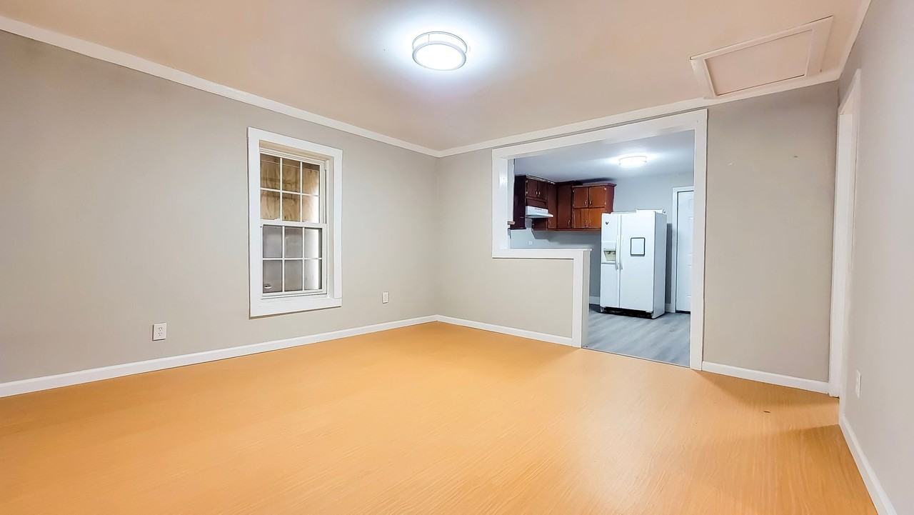 825 13th Ct - Photo 3 of 14