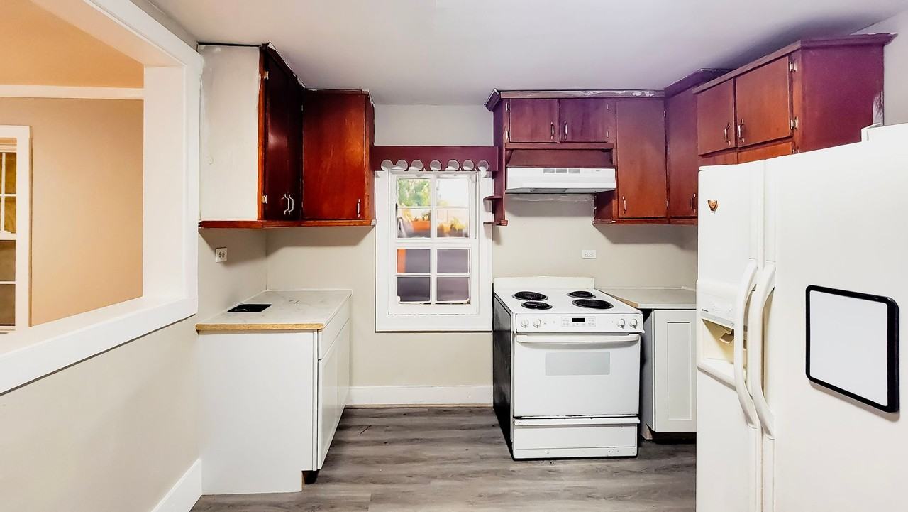 825 13th Ct - Photo 4 of 14