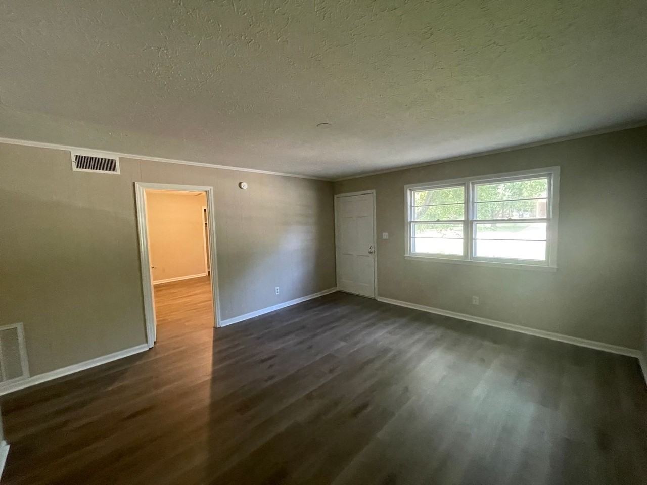 513 Leander St - Photo 3 of 10