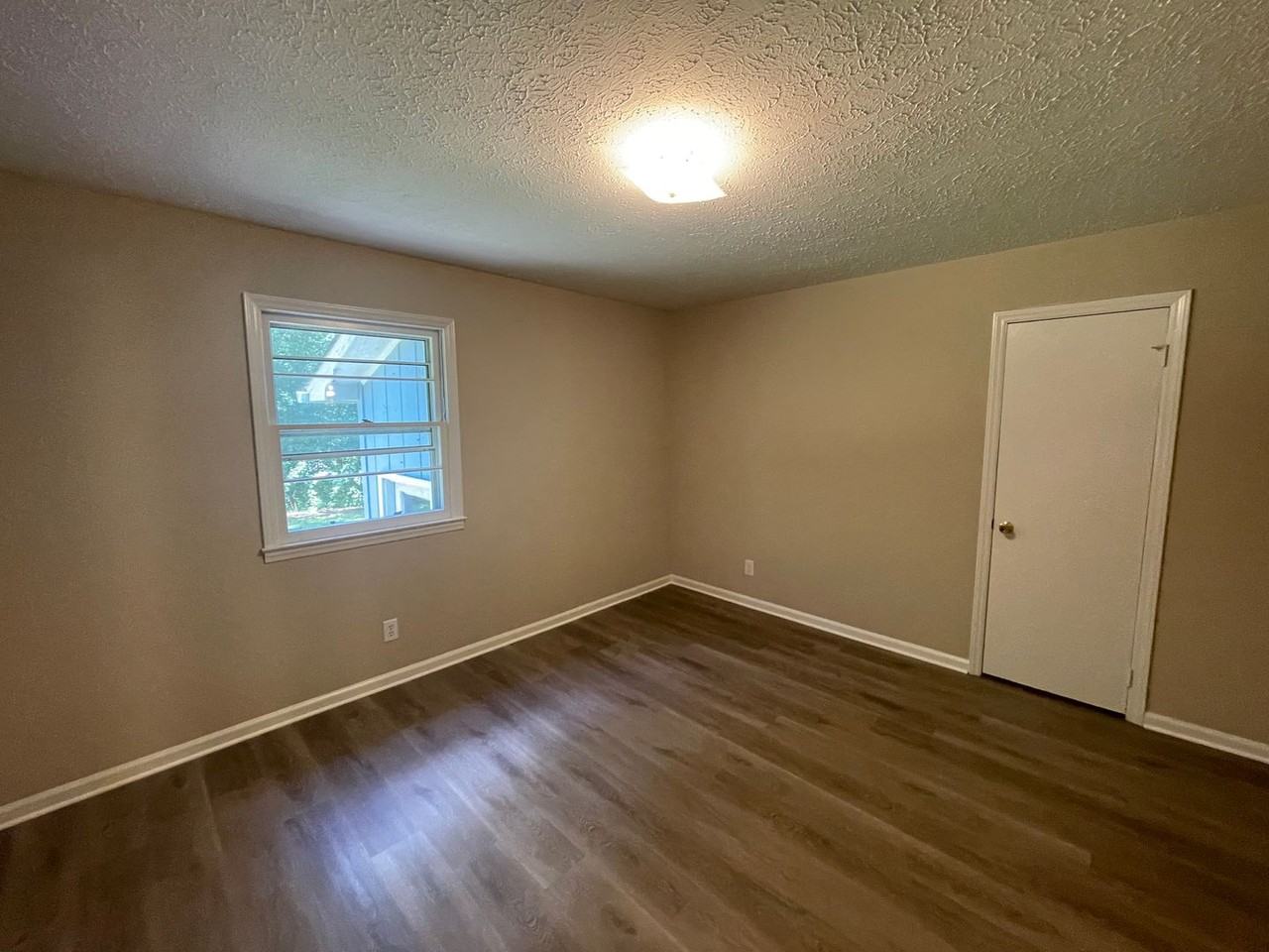 513 Leander St - Photo 5 of 9