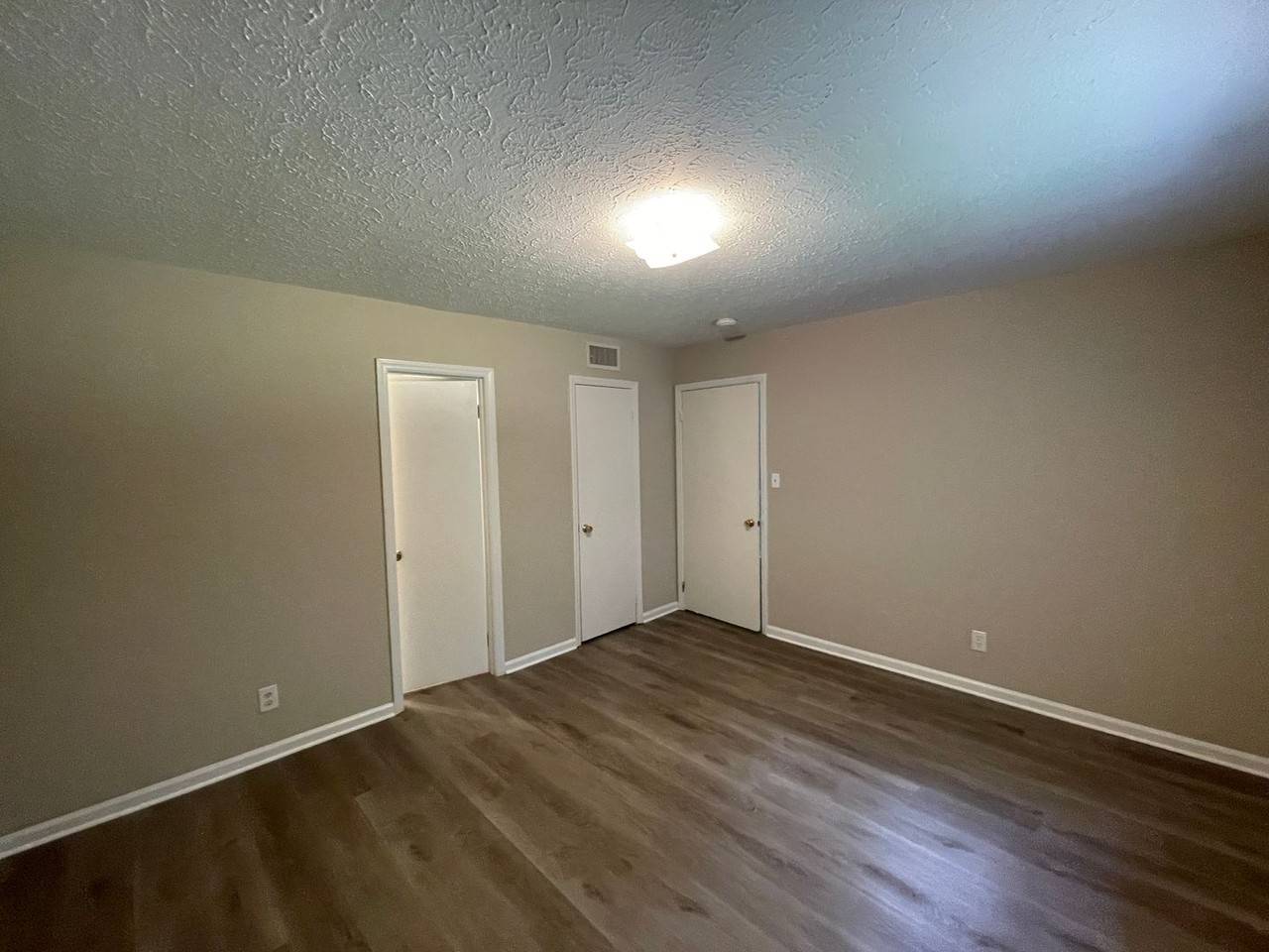 513 Leander St - Photo 6 of 9