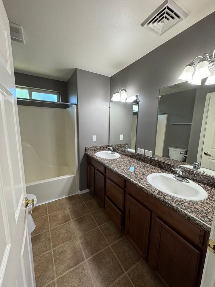 1454 Four Seasons Dr - Photo 7 of 9