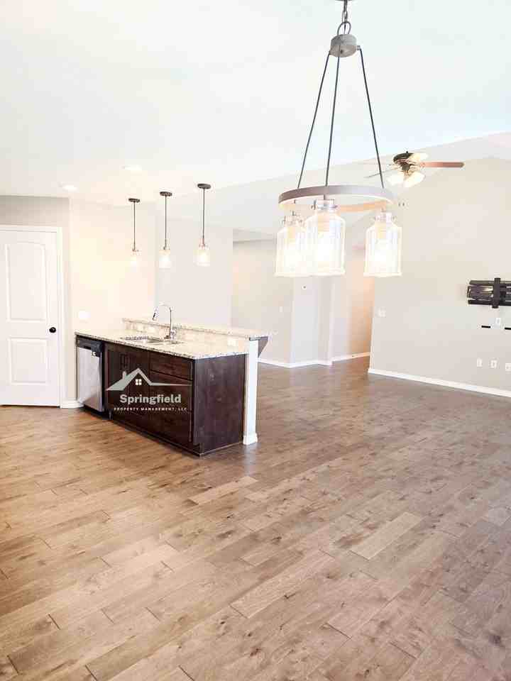 2415 E Mission St - Photo 4 of 24