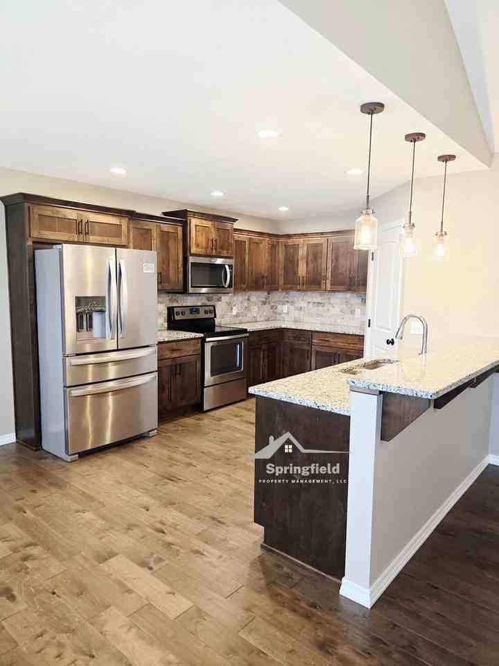 2415 E Mission St - Photo 2 of 24