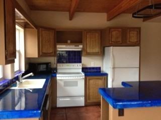 803 Balfour St - Photo 3 of 7