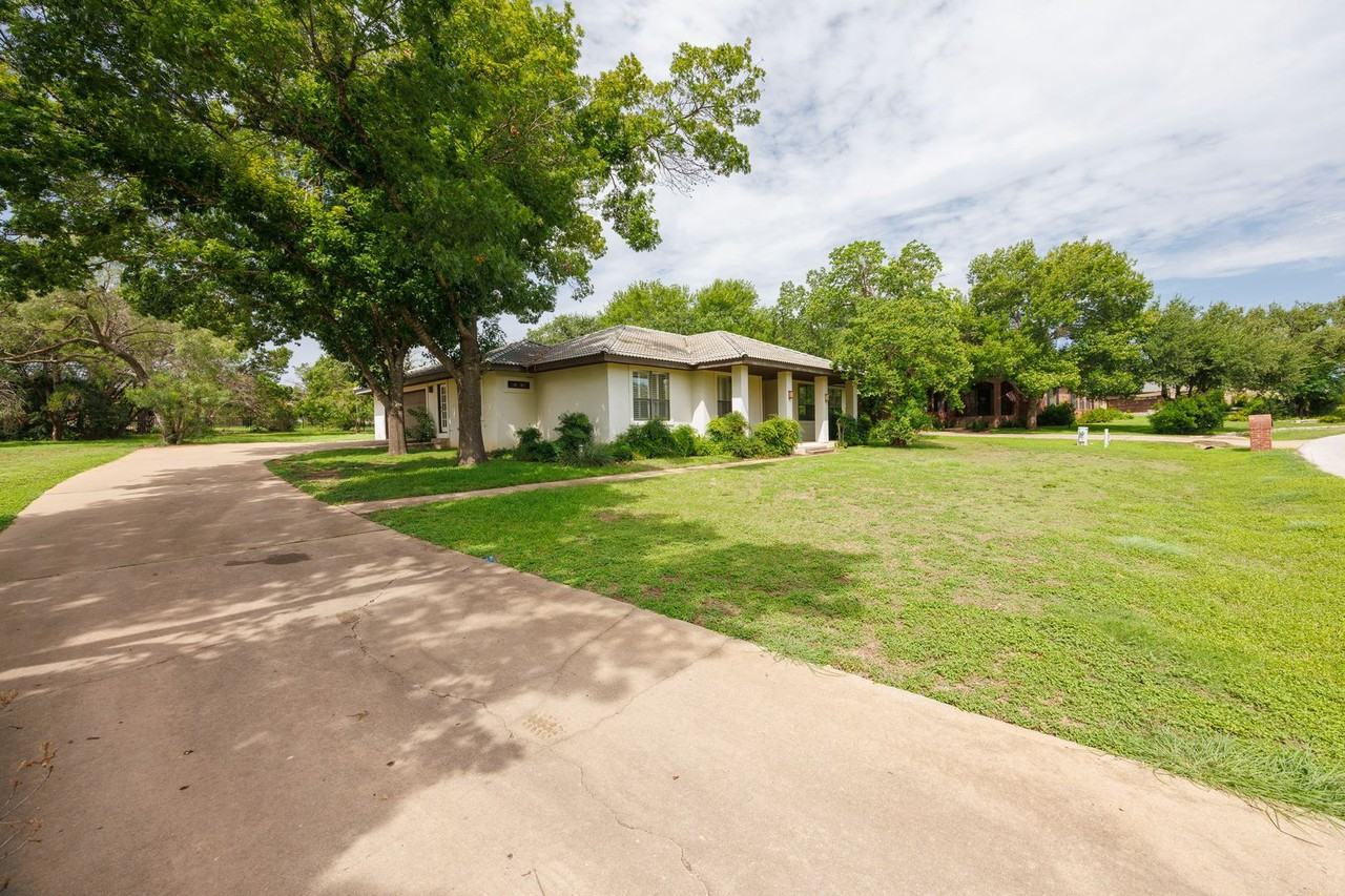 105 Kite St - Photo 2 of 20