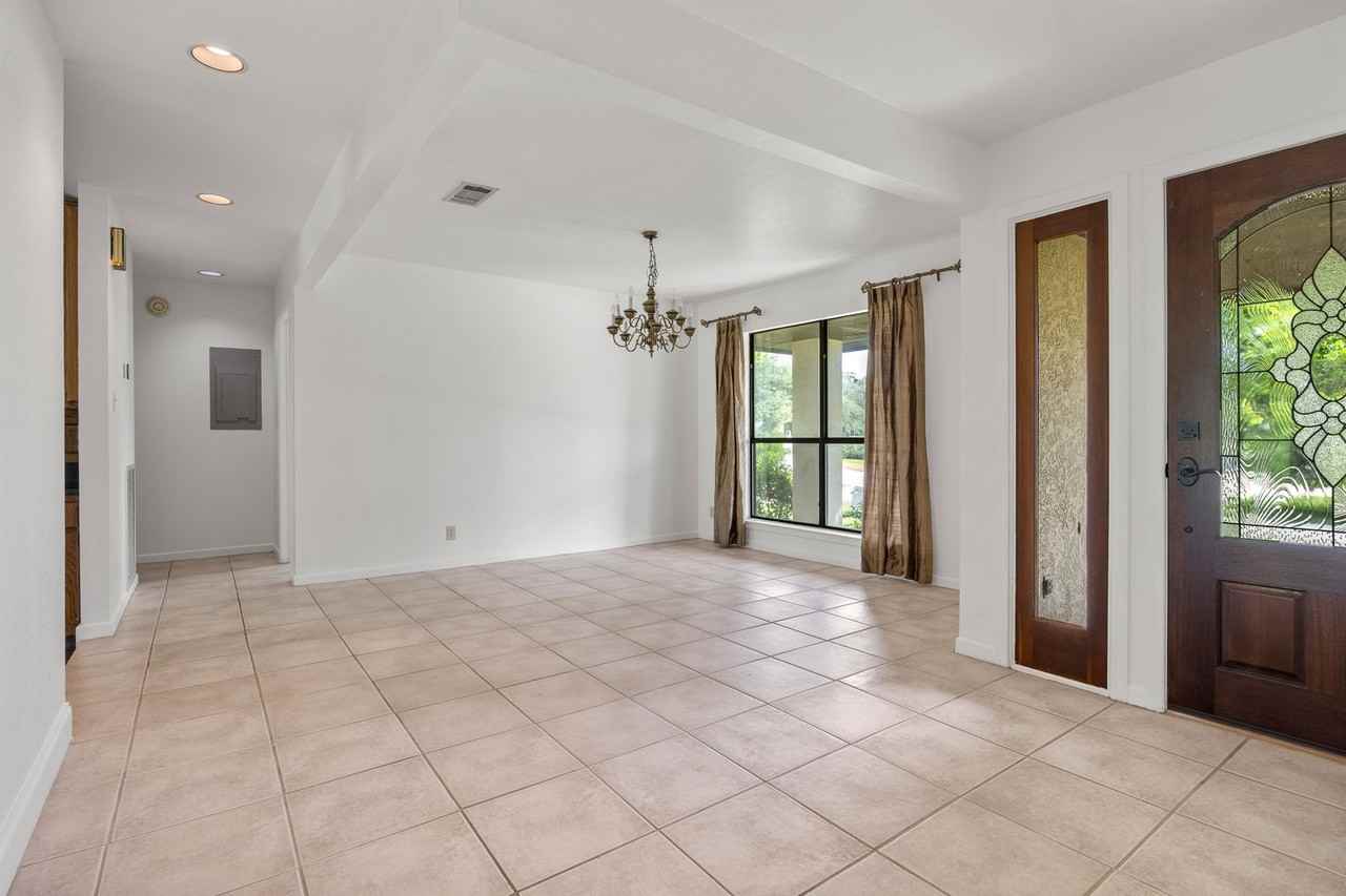 105 Kite St - Photo 3 of 20