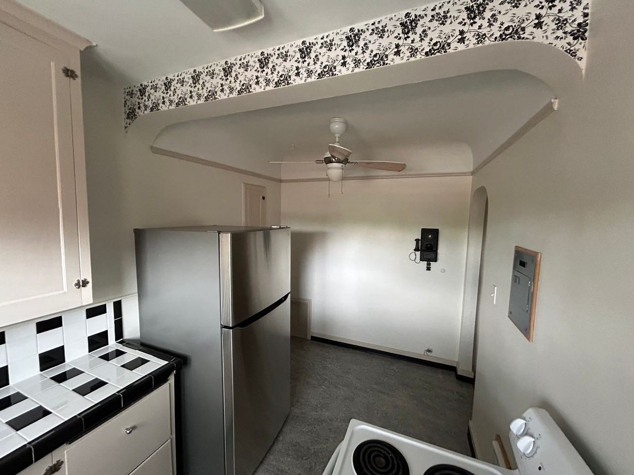 #367 MORLAND APARTMENTS - Photo 5 of 6