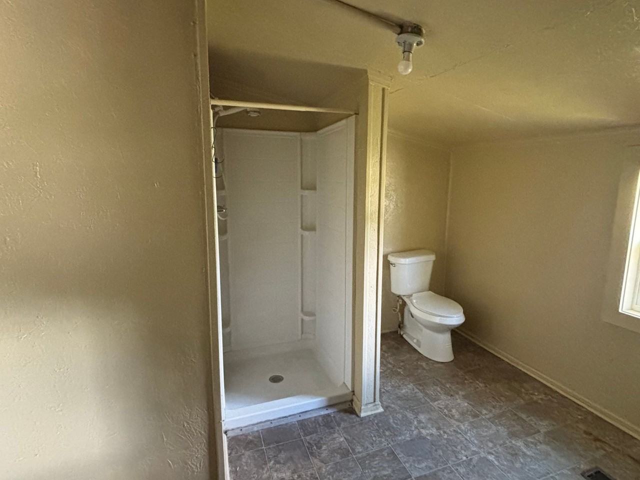 212 S Lee St #B - Photo 4 of 7