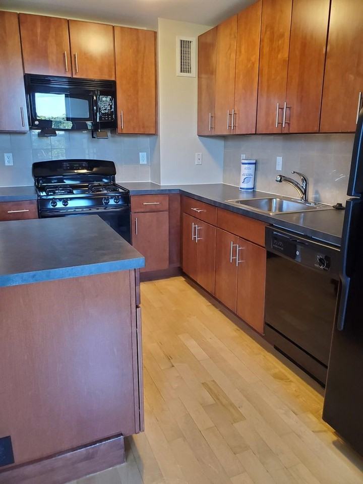 9 Camelot Ct - Photo 2 of 10