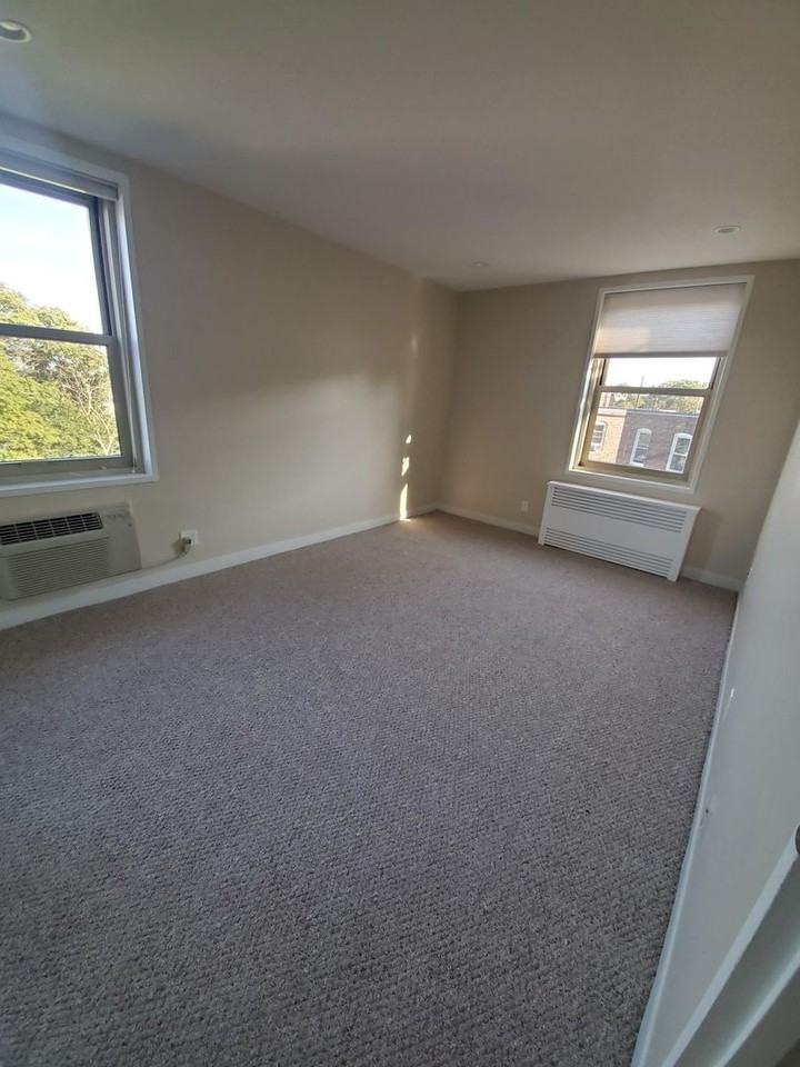 9 Camelot Ct - Photo 5 of 10