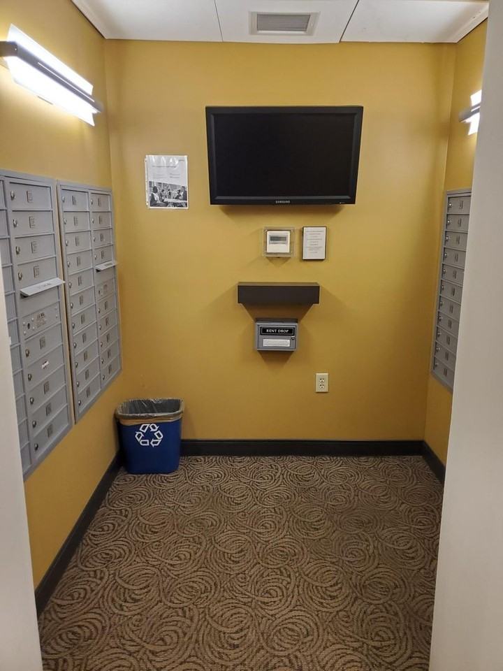 9 Camelot Ct - Photo 6 of 10