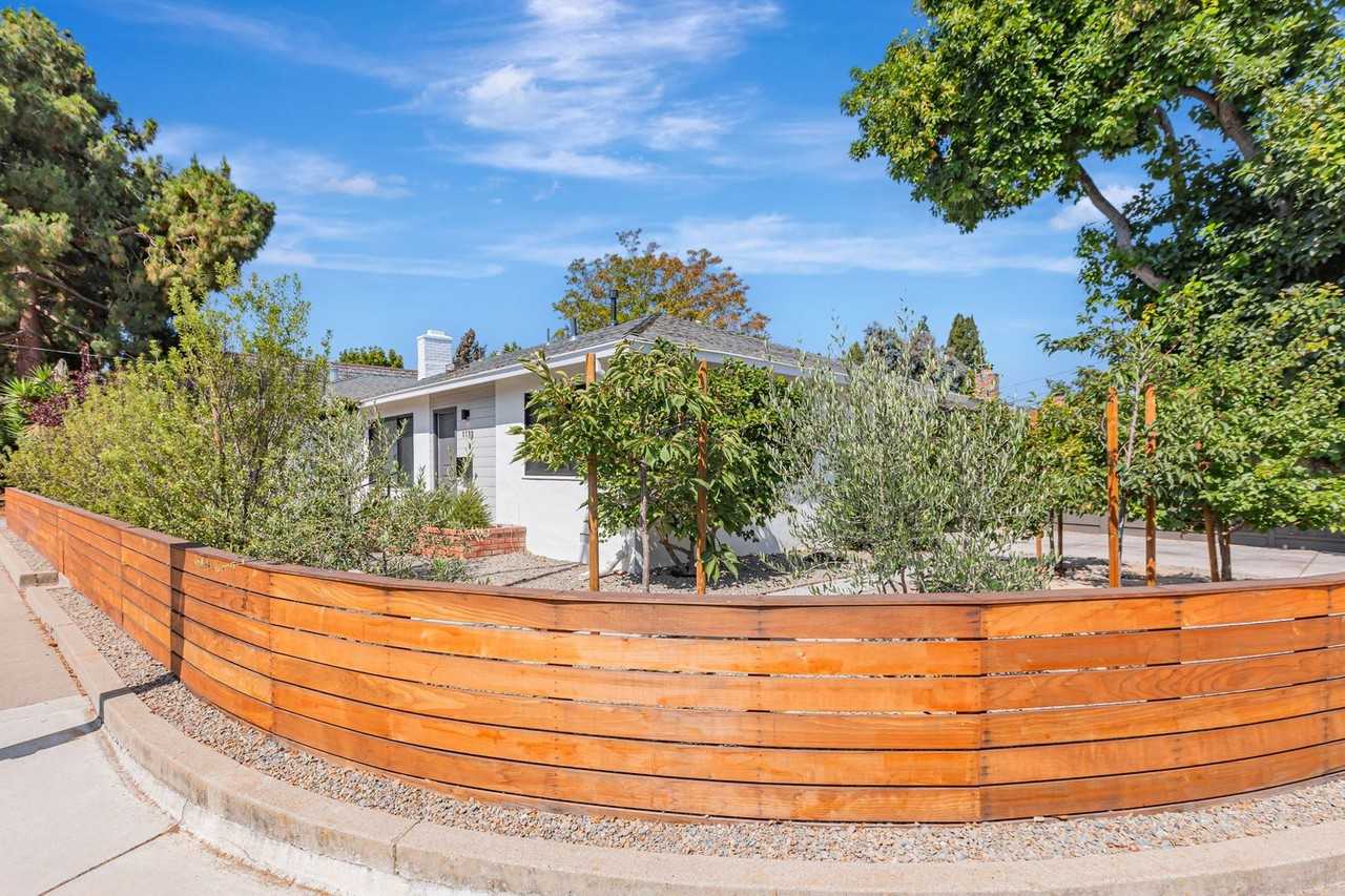 1130 Castro St - Photo 3 of 50