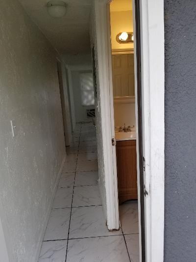 4724 TICE ST - Photo 3 of 6