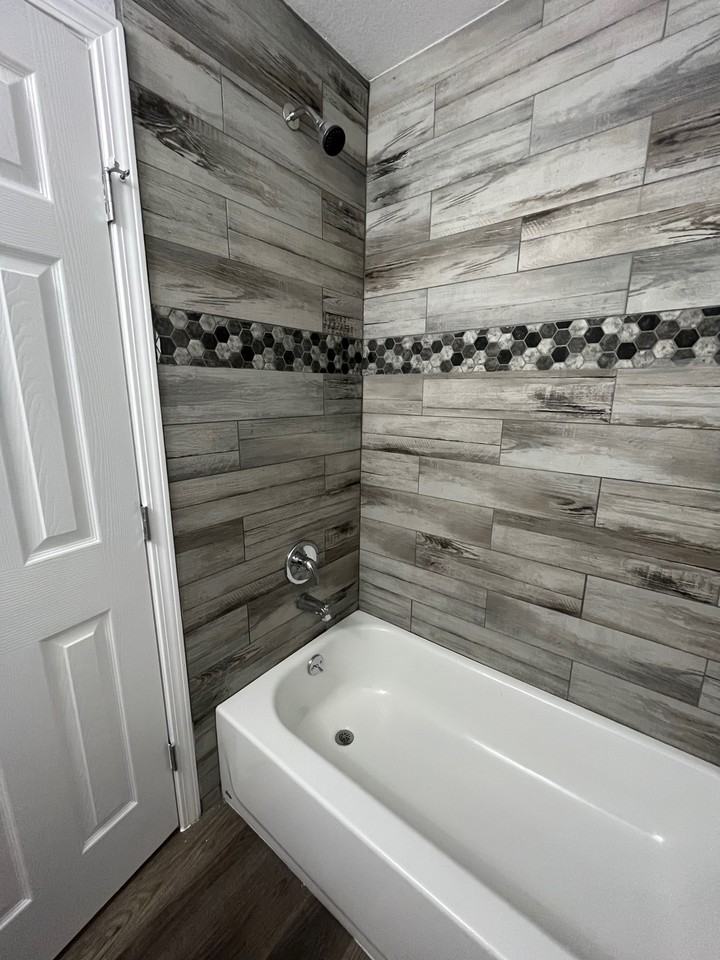 4001 Yellowstone Boulevard - Photo 4 of 20