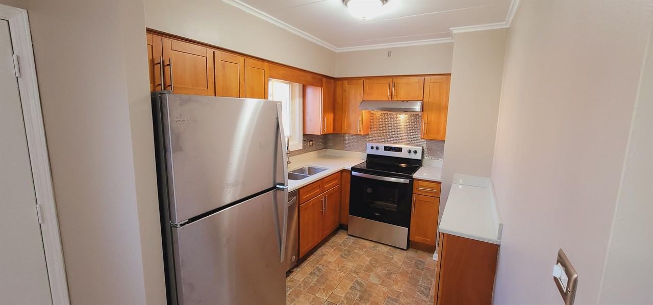 4615 West 95th Street - Photo 4 of 18