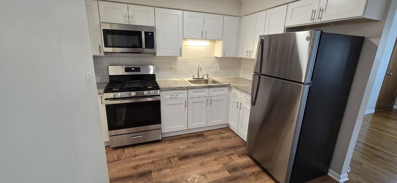 5829-31 W 63rd St - Photo 2 of 10