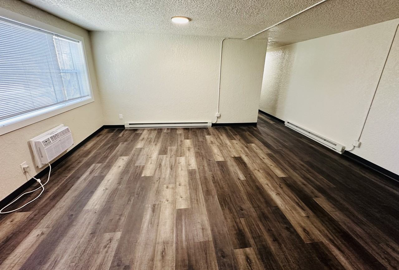 1011 N 2nd St - 12 Plex - Photo 3 of 9