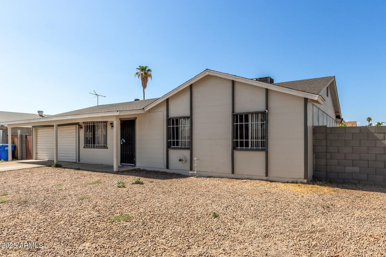 7926 West Campbell Avenue - Photo 2 of 28