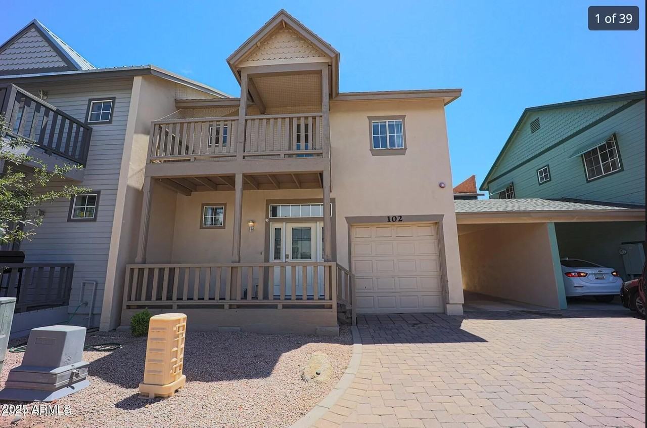 2016 S Hammond Dr #102