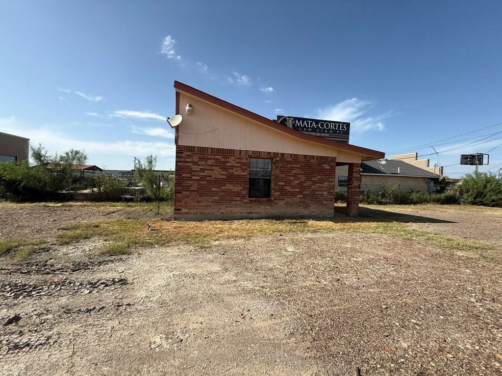 1569 South Veterans Boulevard - Photo 3 of 10