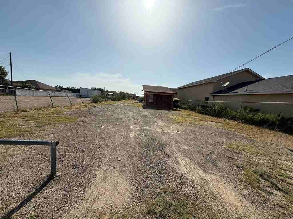 1569 South Veterans Boulevard - Photo 4 of 10