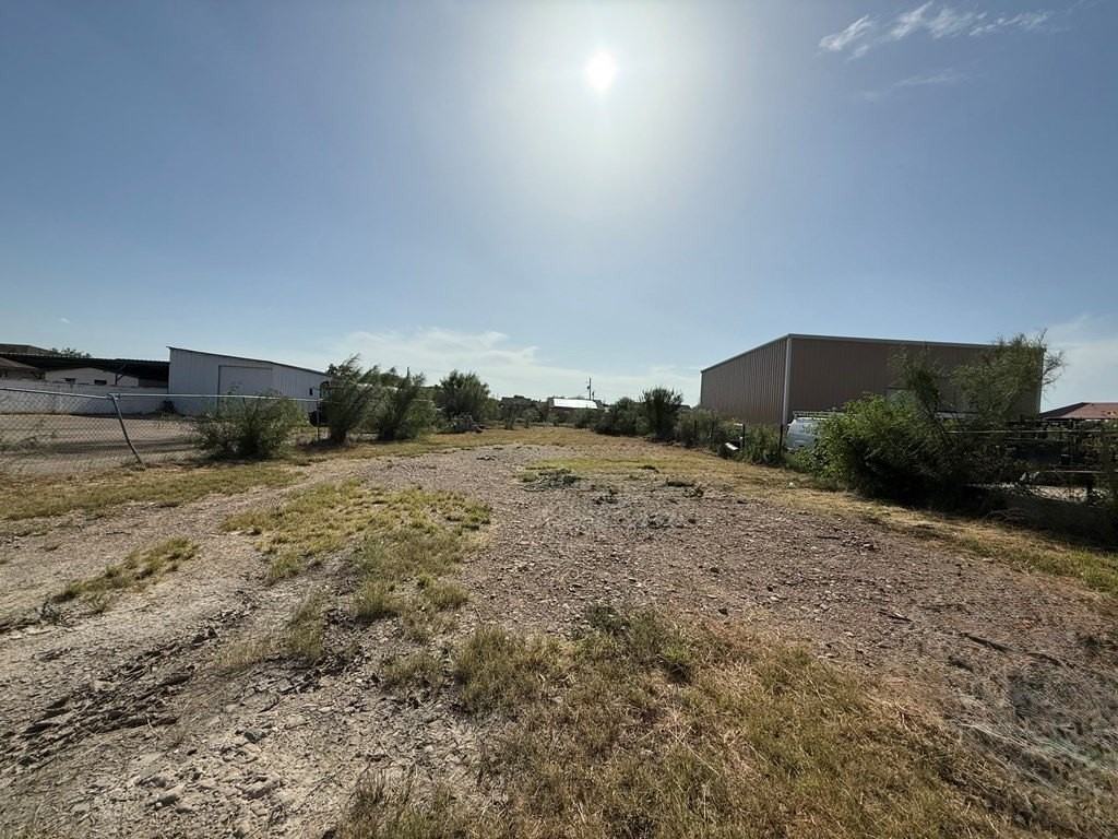 1569 South Veterans Boulevard - Photo 6 of 10