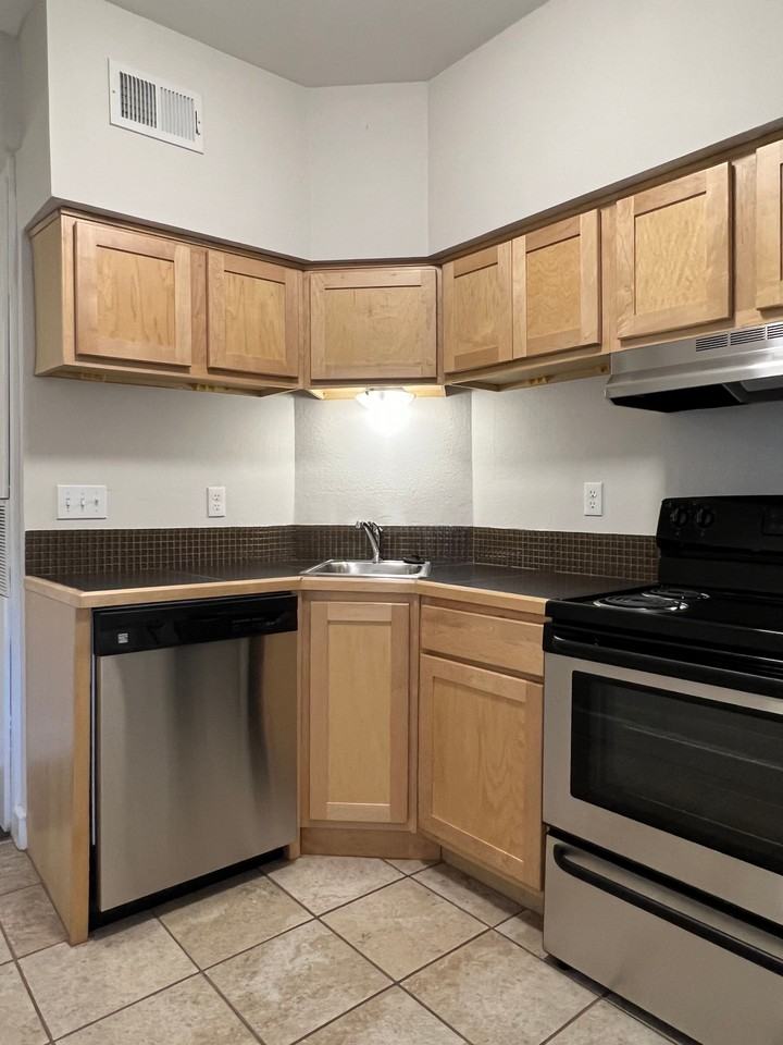 Bouldin Creek Apartments - Photo 3 of 23