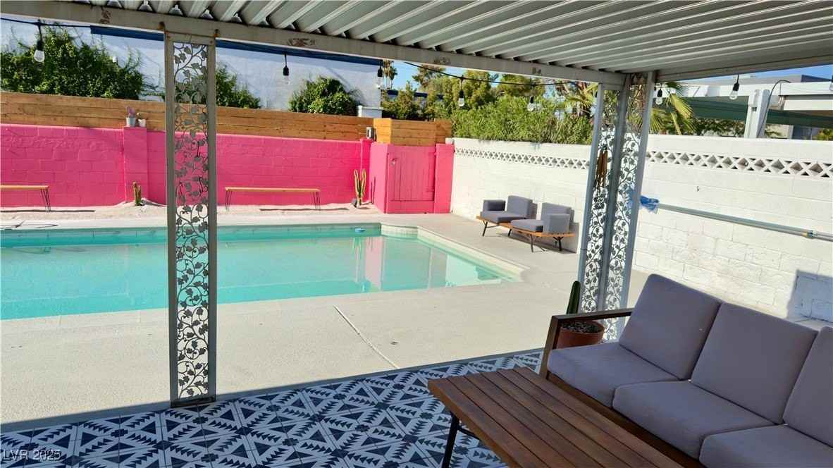 1921 Sombrero Dr - Photo 3 of 33