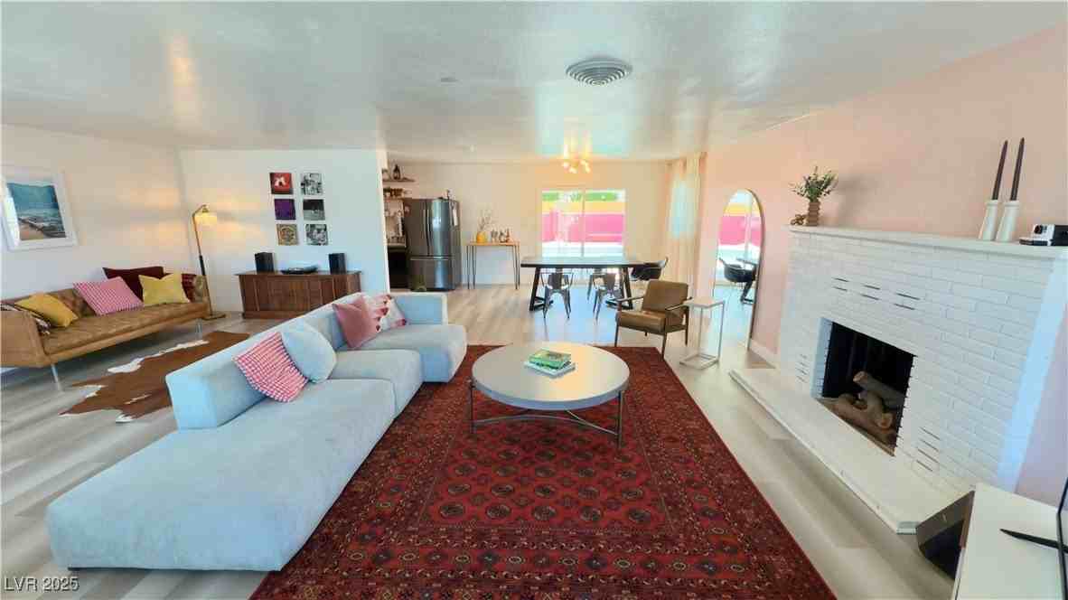 1921 Sombrero Dr - Photo 5 of 33