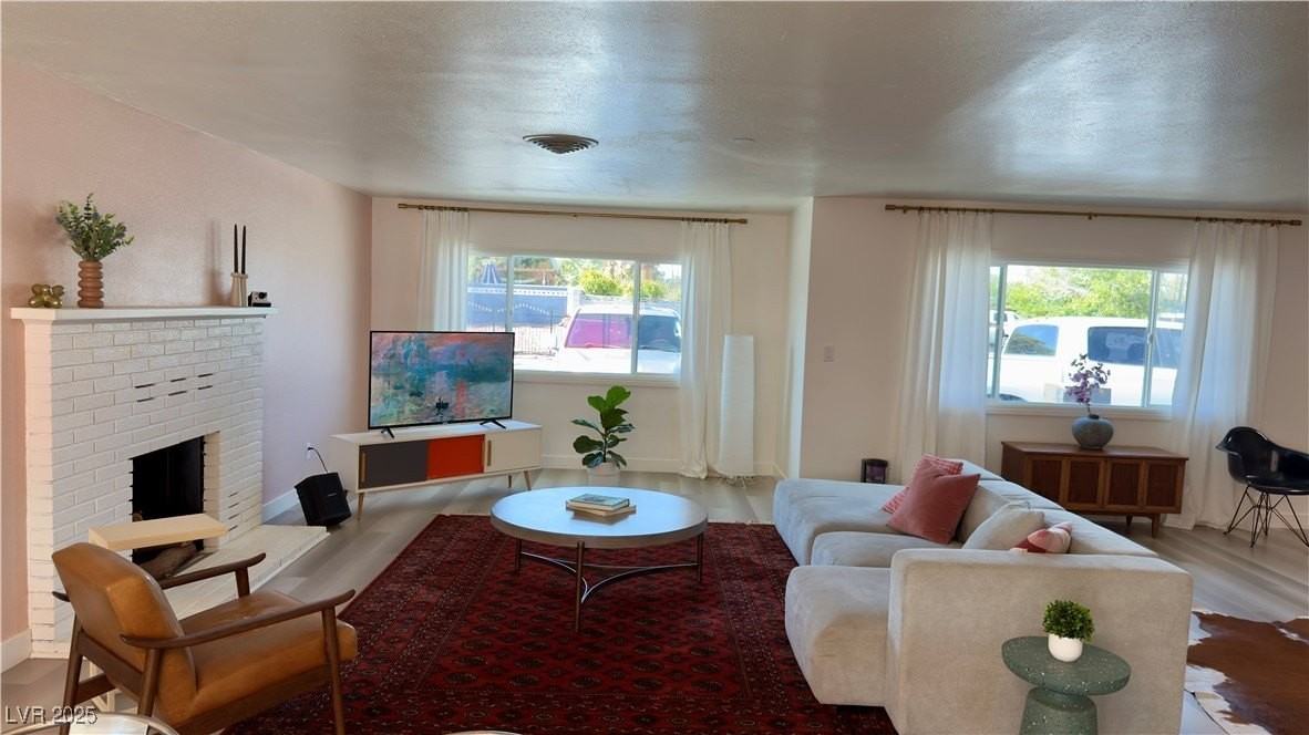 1921 Sombrero Dr - Photo 6 of 33