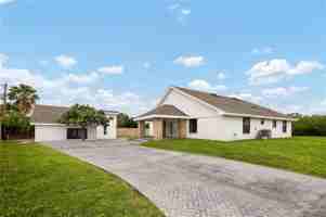 featured image of 12304 Lakeview Dr