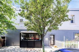 230 Trumbull St #B - Photo 1 of 1