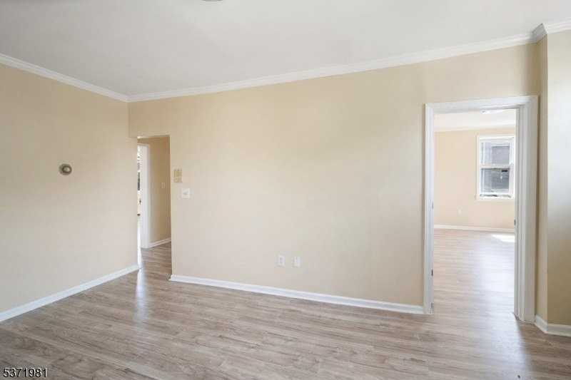 230 Trumbull St #B - Photo 4 of 15