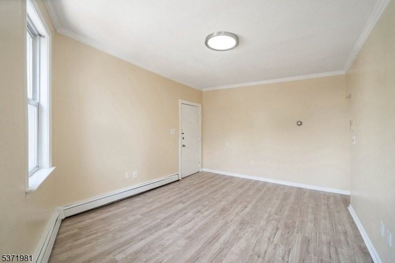 230 Trumbull St #B - Photo 5 of 15